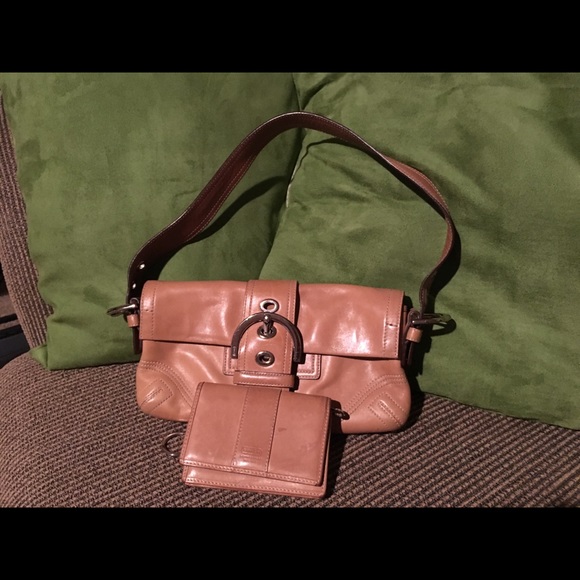 Coach mini handbag with matching wallet - Picture 1 of 7